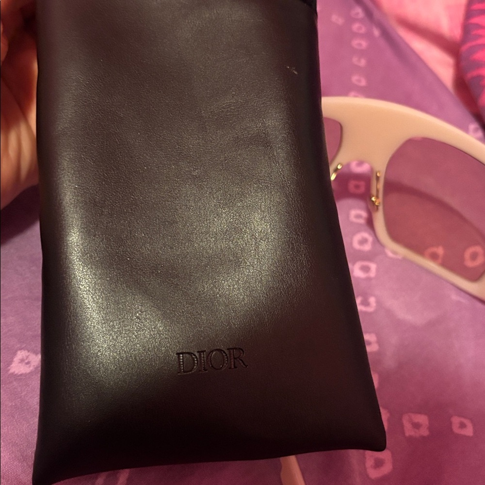 Dior Cream Square Sunglasses - Picture 4 of 4